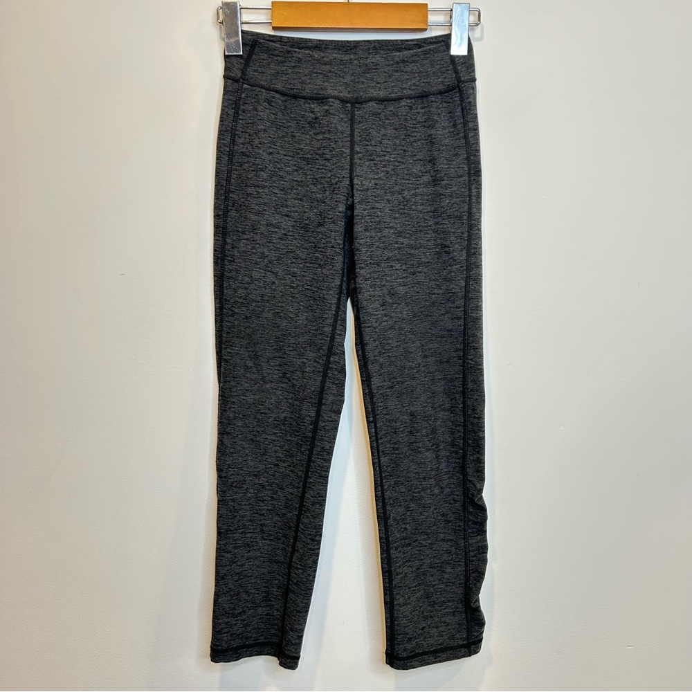 ☀️ 3/$15 Women’s Athletic Ankle Crop Leggings Grey